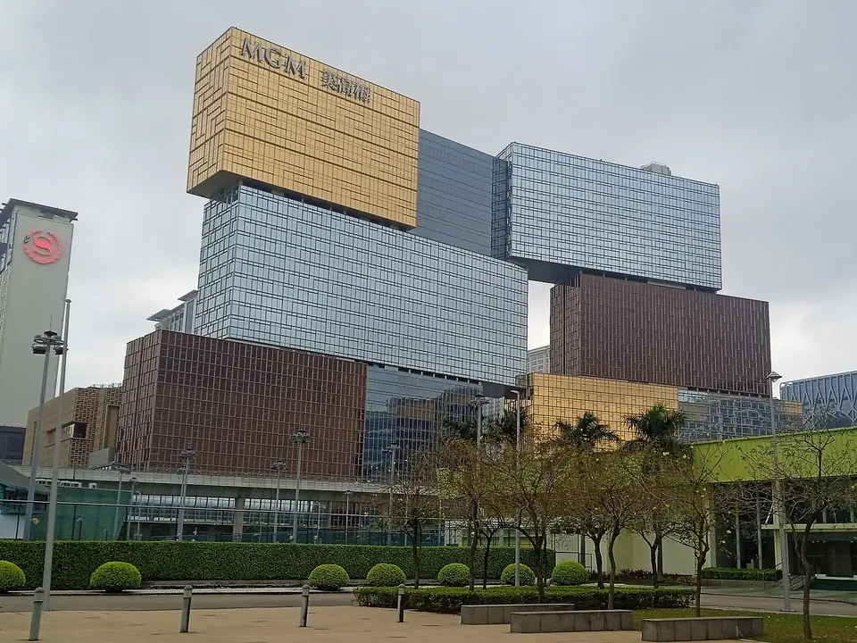 Macau area context for La Famiglia